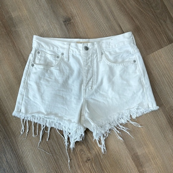 Madewell Relaxed Denim Shorts in Tile White Raw Hem High Rise Size 24 - Picture 2 of 13